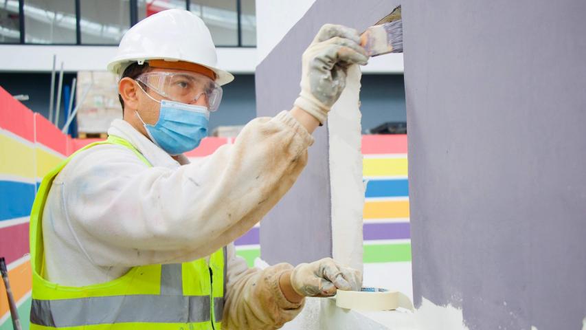 El número de contratos en la construcción sube un 44,6 % en abril