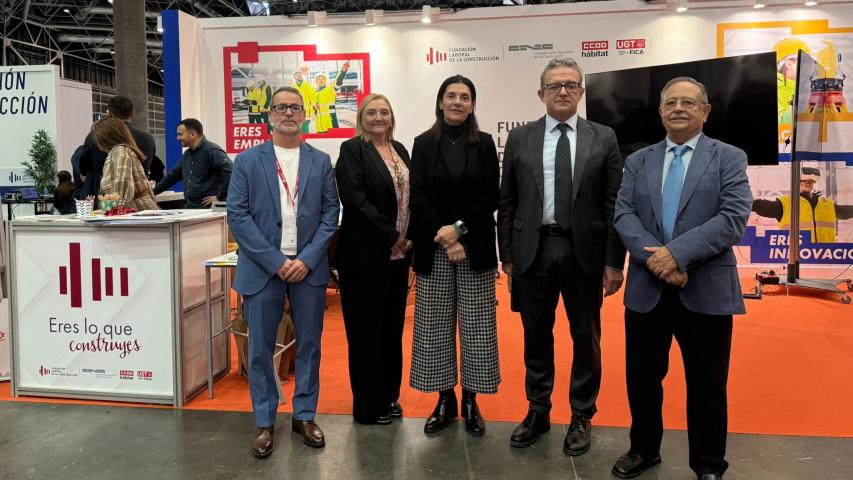 De izquierda a derecha: Leonardo Esteban, Mercedes Girón, María José Juan-Senabre, Antonio Galvañ y Francisco Zamora.