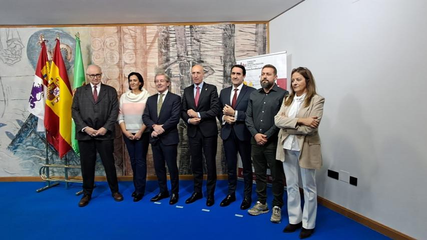 De izq. a dcha.: Pedro García, Ruth Carbajo, Javier Vega, José Antonio Diez, Juan Carlos Suárez-Quiñones, René Rodríguez y Pilar Cordero.