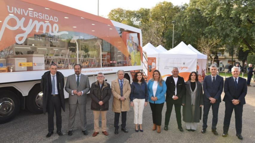 Photocall de autoridades asistentes a la inauguración de la Jornada.