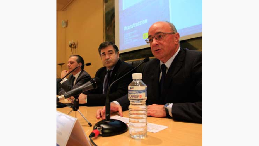 Un momento de la intervenci&oacute;n de Carlos Romero, en la clausura de la Jornada. 
