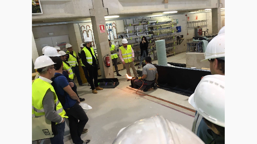 Fotograf&iacute;a de una jornada organizada por la Fundaci&oacute;n y Danosa en Navarra. 
